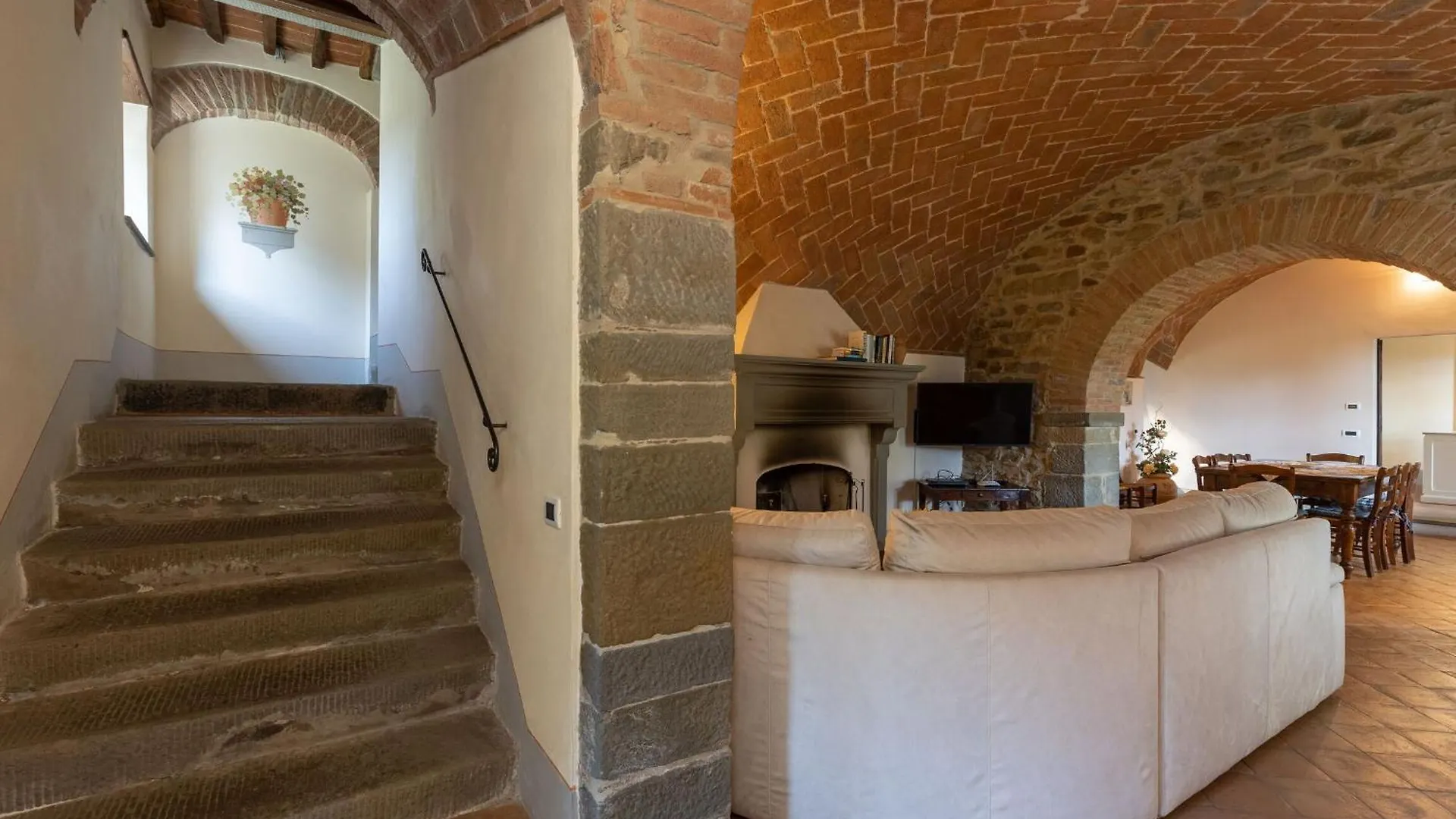 Villa San Pietro Cortona 0*,  Italy